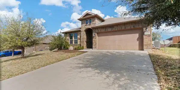1313 MEADOWLAKES Drive