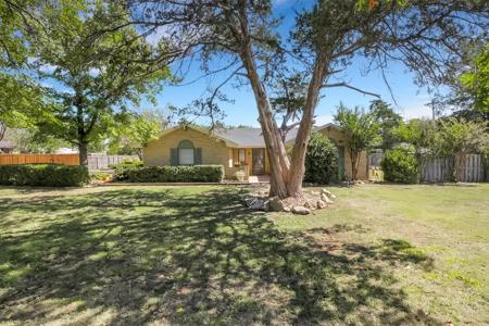 1324 Bluebird Lane