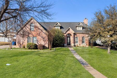 305 Parkwood Drive