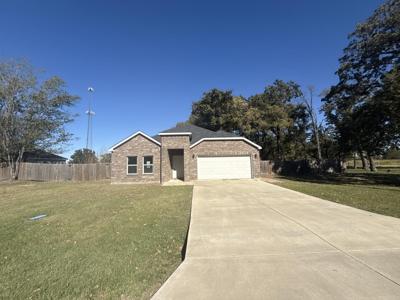 129 Towering Oaks