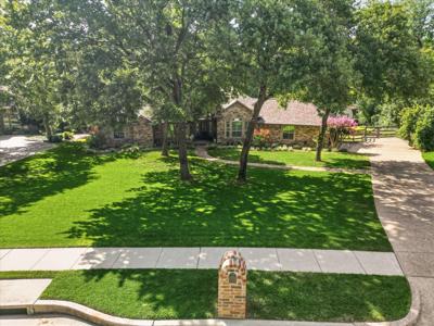 1812 Winding Creek Boulevard