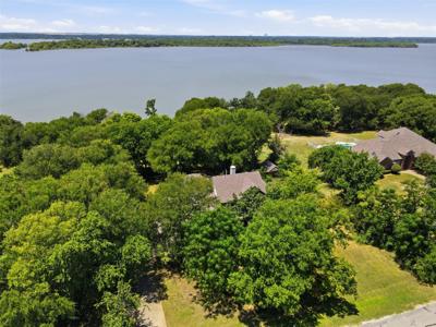 3101 W Oak Shores Drive