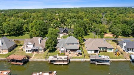 252 Saint Andrews Drive E