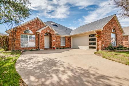 5831 Lorenzo Drive