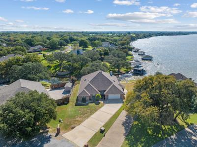 3805 Aqua Vista Court