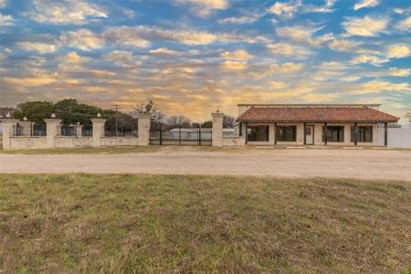 372 E Highway 22