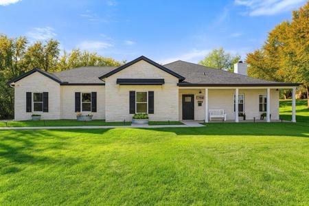 6520 Shoreline Drive