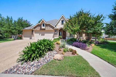 512 Highpoint Lane