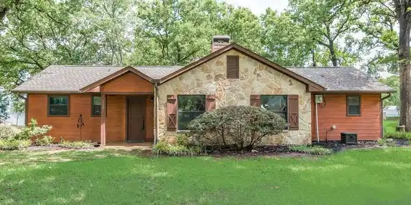 133 Lakeview Drive