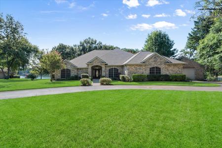 410 Hidden Oaks Lane