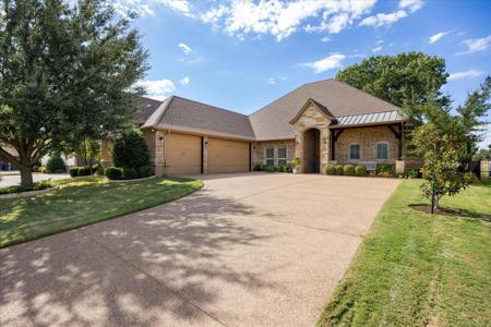 1223 Prestwick Court