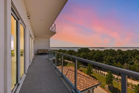 2800 Lakeside Parkway