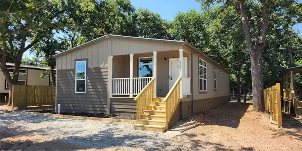 1543 Gale Drive