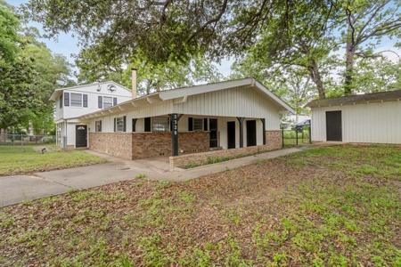 2328 Wildwood Way