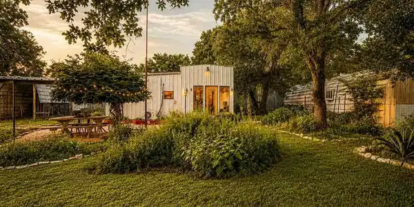 128 E Castlewood Drive