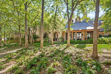 830 Simmons Court