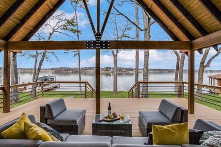 111 Barker Creek