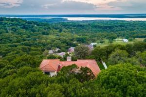 729 Wood Ridge Drive