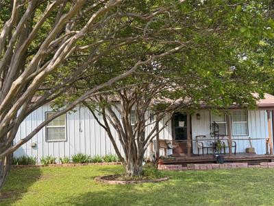 1116 E State Highway 276