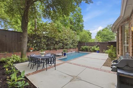 2218 Ash Grove Way