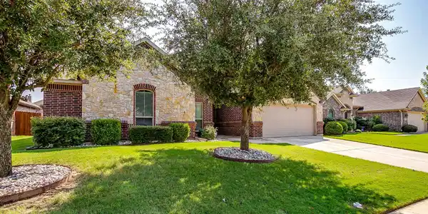 573 Ascot Way