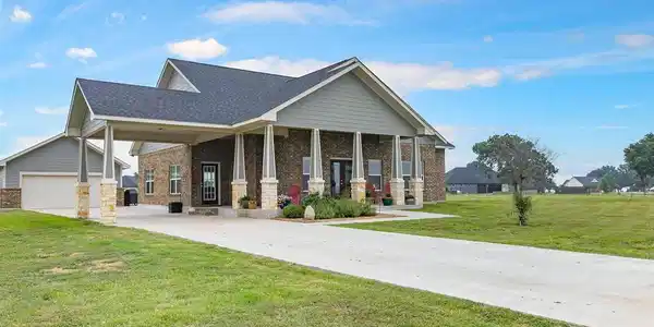 1559 Carter Drive