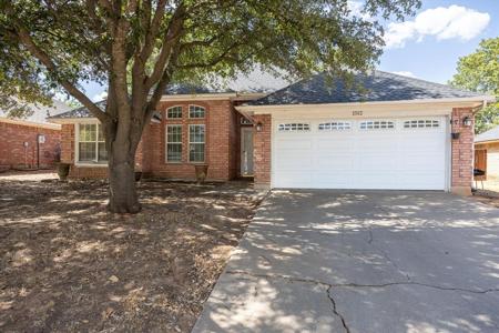1512 Clover Lane
