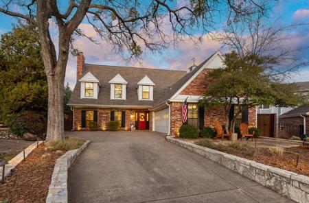 2726 Lawtherwood Court