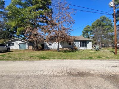 111 Lakeway Lane