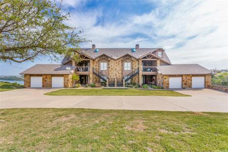 901 Eagle Point