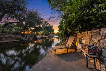 3810 Silver Creek Court