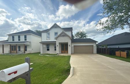 1997 Lakeview Drive