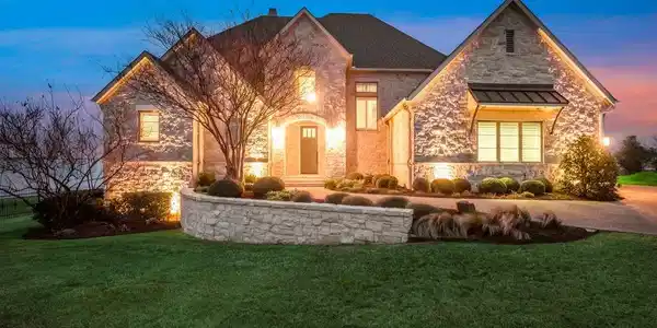 121 Moonlight Point
