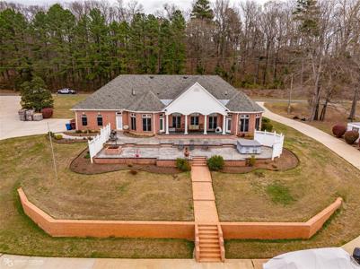 740 Featherston Road
