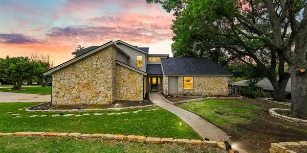8501 Treetop Court