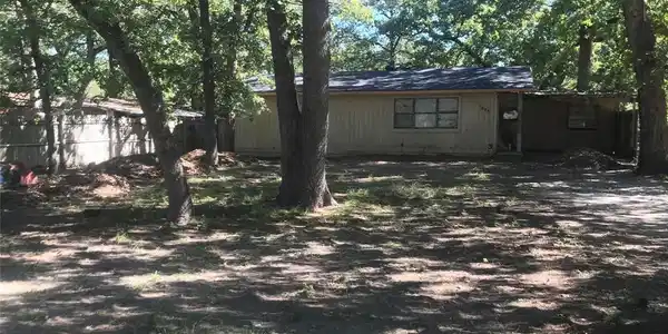 1400 Quail Court