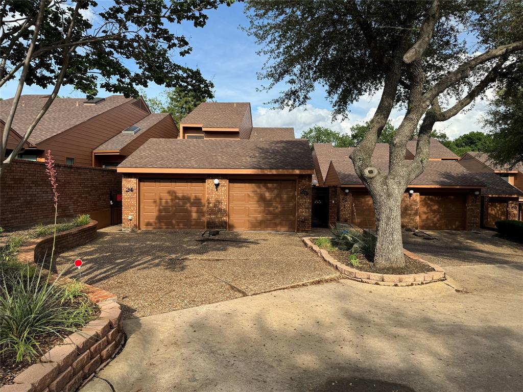 23 Village Green Court, Denison, TX lhrmls02177732