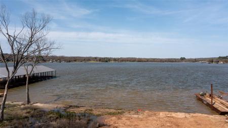 7020 Lakeshore Way
