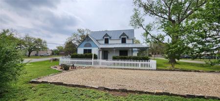 407 Longhorn Trail