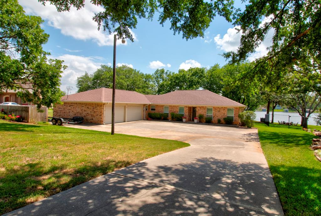 735 Kiowa Drive W, Lake Kiowa, TX lhrmls02237400
