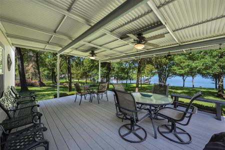 132 Ivy Lane