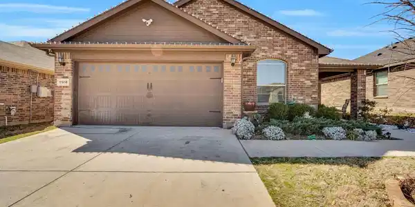1108 Emerald Leaf Drive