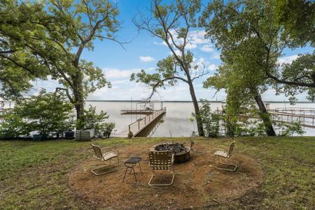 10987 Lakeside Drive