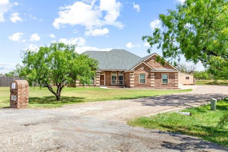 233 Sawbuck Trail