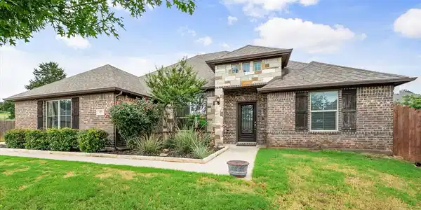 522 Ascot Way