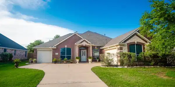 1425 Meadowlakes Dr