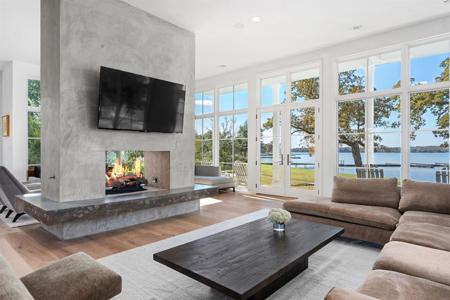 4620 Waterside