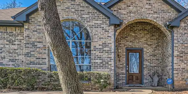 908 Wayne Trail