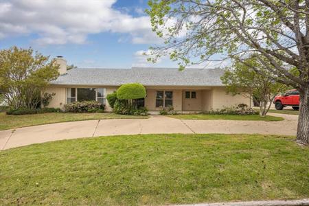 5010 Rio Vista Drive