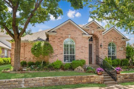 659 Woodland Way